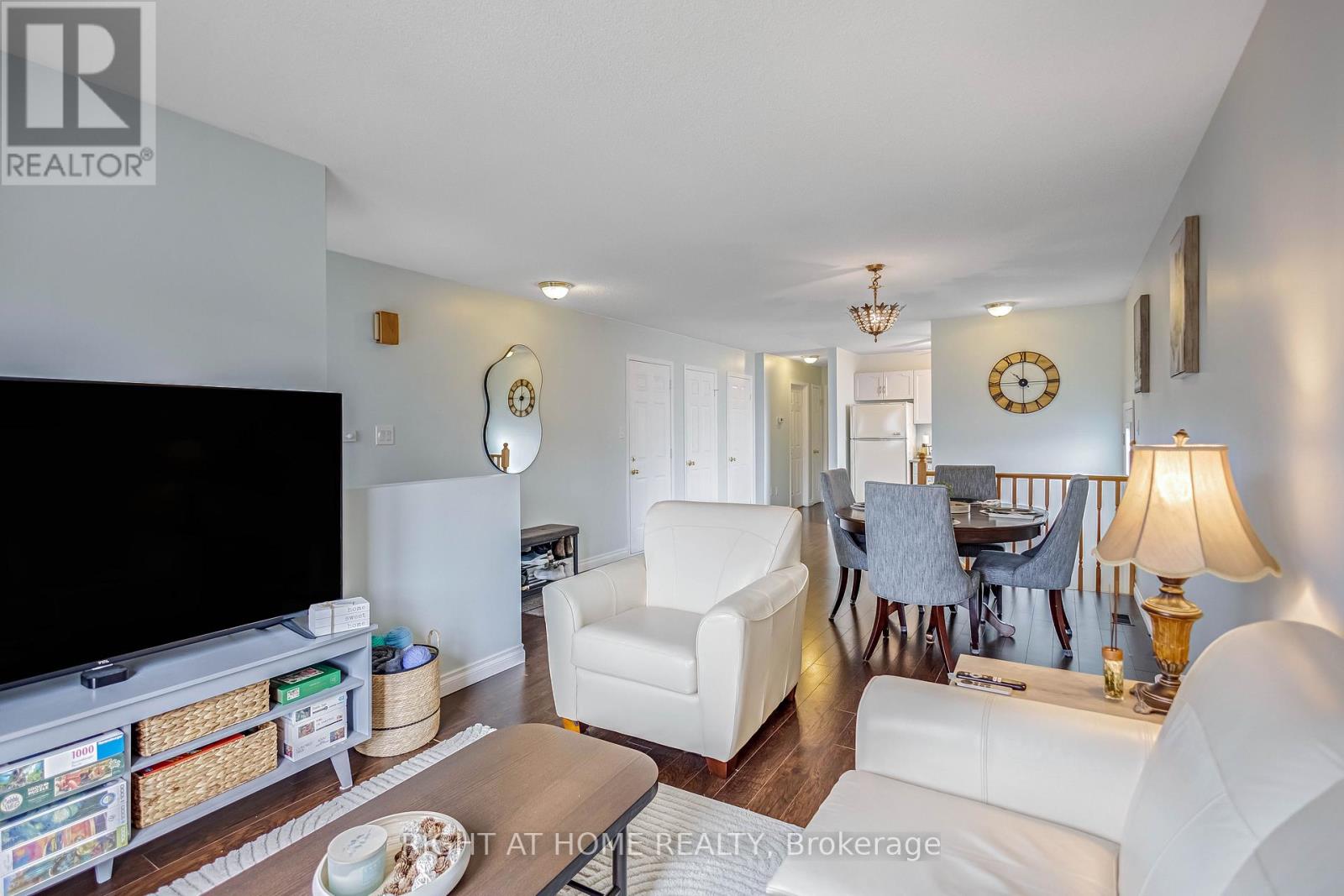 8 Brantdale Avenue, Hamilton, Ontario  L9C 1B7 - Photo 6 - X12920568