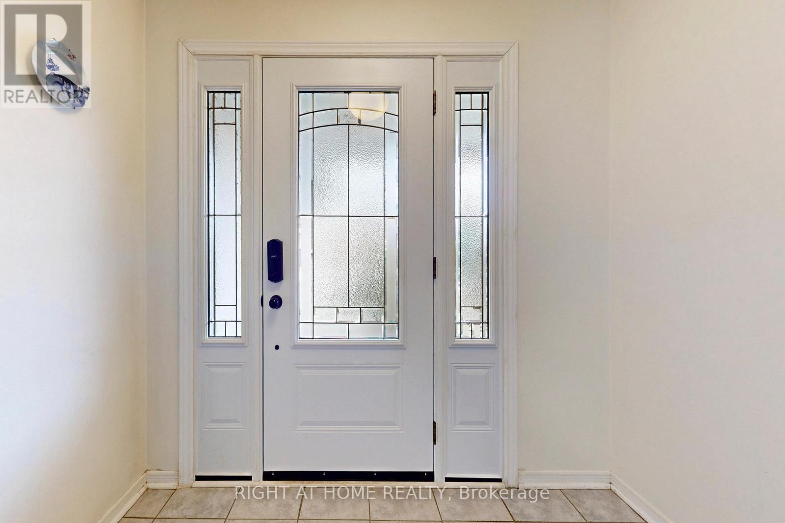 62 Como Place, Hamilton, Ontario  L9B 1Y4 - Photo 3 - X12920570