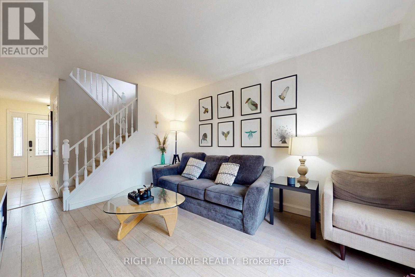 62 Como Place, Hamilton, Ontario  L9B 1Y4 - Photo 8 - X12920570