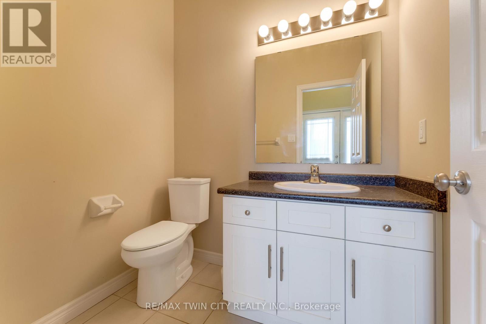 17 Valleybrook Drive, Kitchener, Ontario  N2A 0J9 - Photo 12 - X12920662