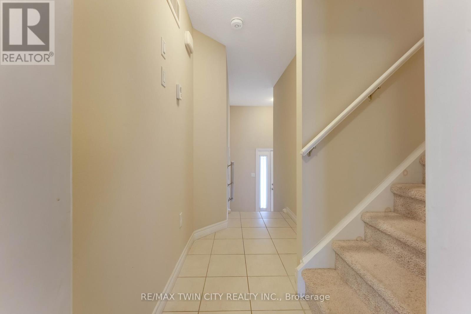 17 Valleybrook Drive, Kitchener, Ontario  N2A 0J9 - Photo 15 - X12920662