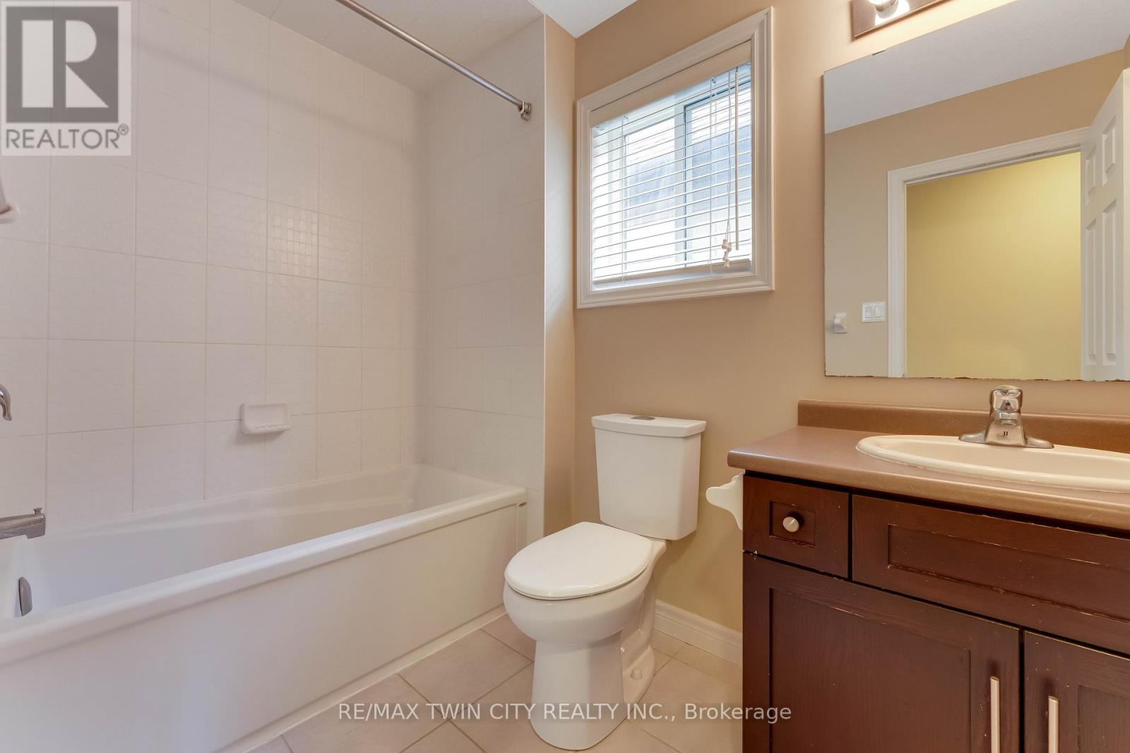 17 Valleybrook Drive, Kitchener, Ontario  N2A 0J9 - Photo 25 - X12920662