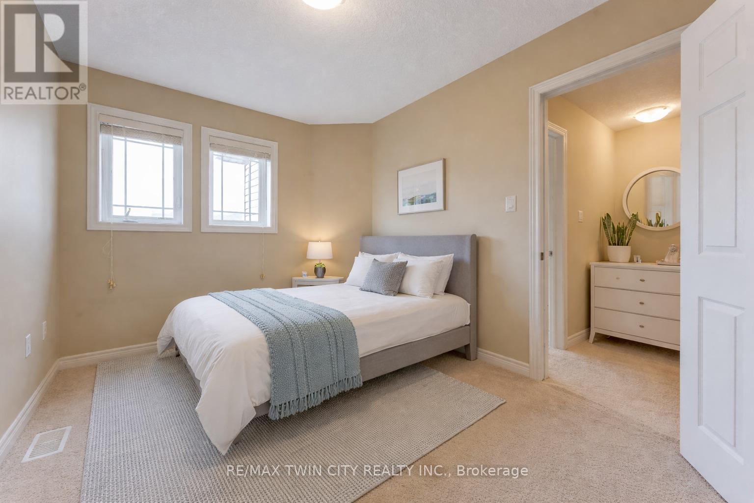 17 Valleybrook Drive, Kitchener, Ontario  N2A 0J9 - Photo 27 - X12920662