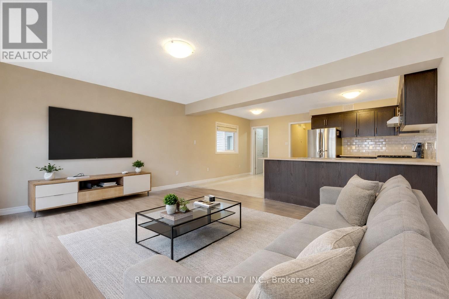 17 Valleybrook Drive, Kitchener, Ontario  N2A 0J9 - Photo 7 - X12920662