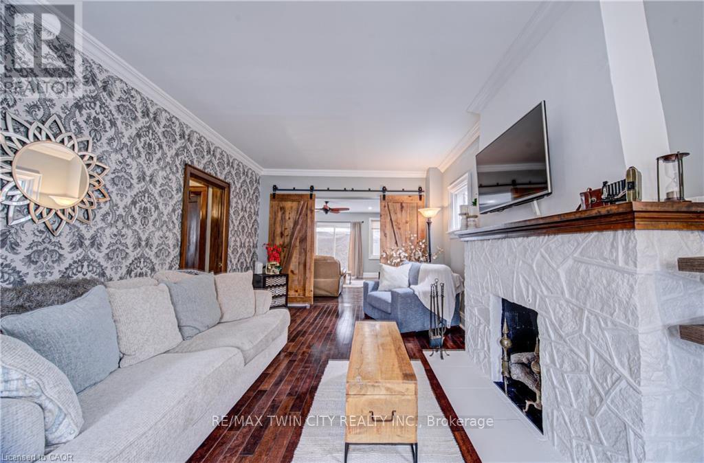 53 Lincoln Avenue, Cambridge, Ontario  N1R 4W6 - Photo 8 - X12920704