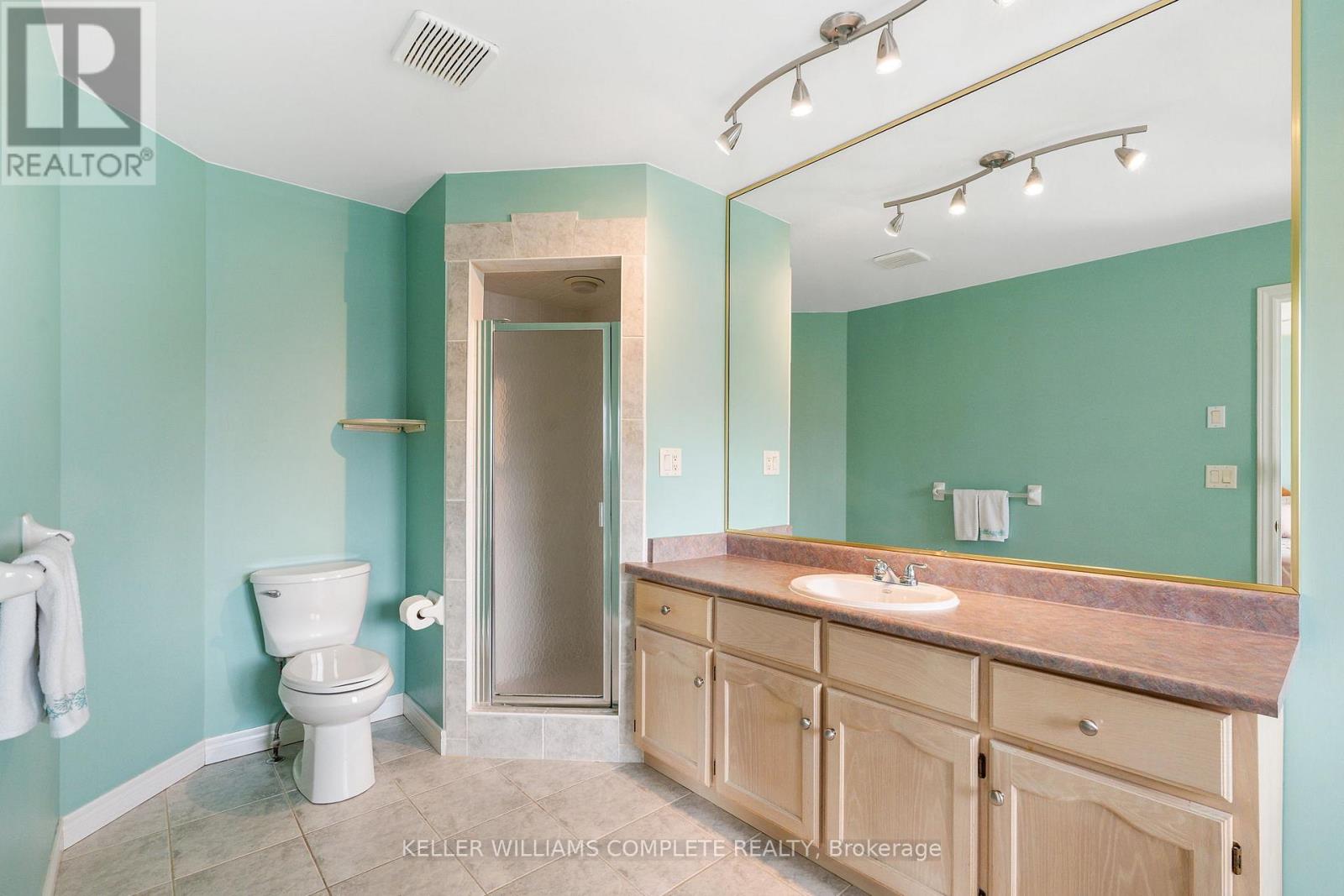 10 - 85 Edgewater Drive, Hamilton, Ontario  L8E 4Z2 - Photo 22 - X12920710