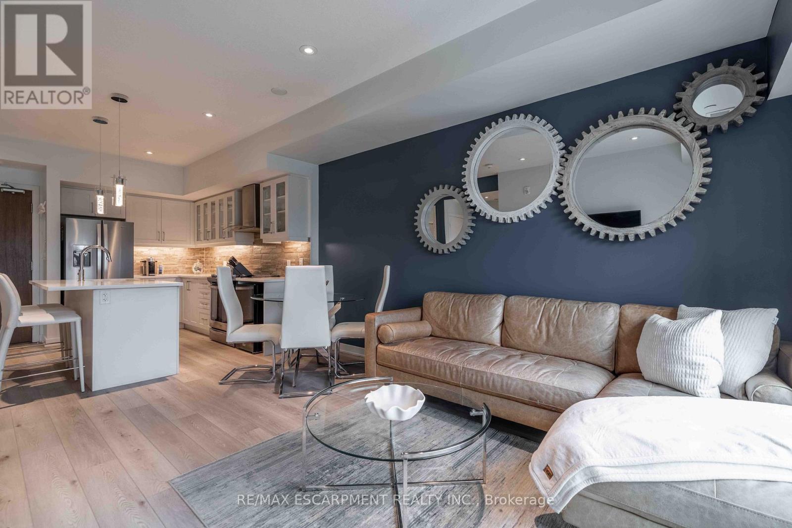 504 - 16 Markle Crescent, Hamilton, Ontario  L9G 0H4 - Photo 11 - X12920718