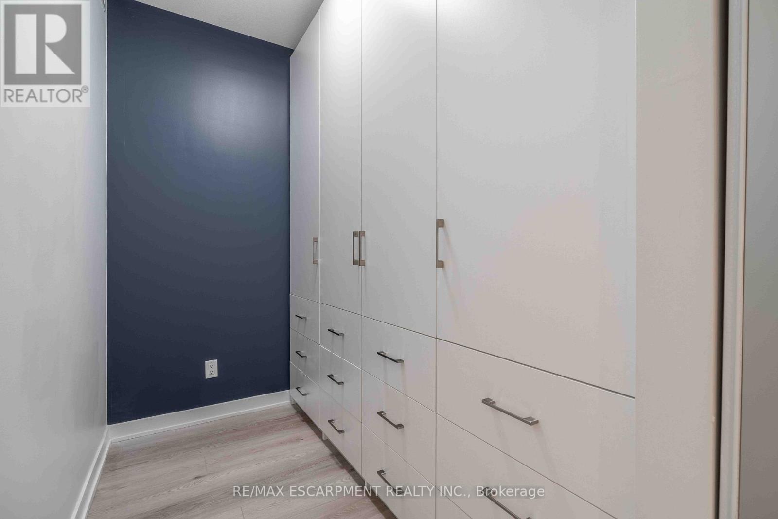 504 - 16 Markle Crescent, Hamilton, Ontario  L9G 0H4 - Photo 14 - X12920718