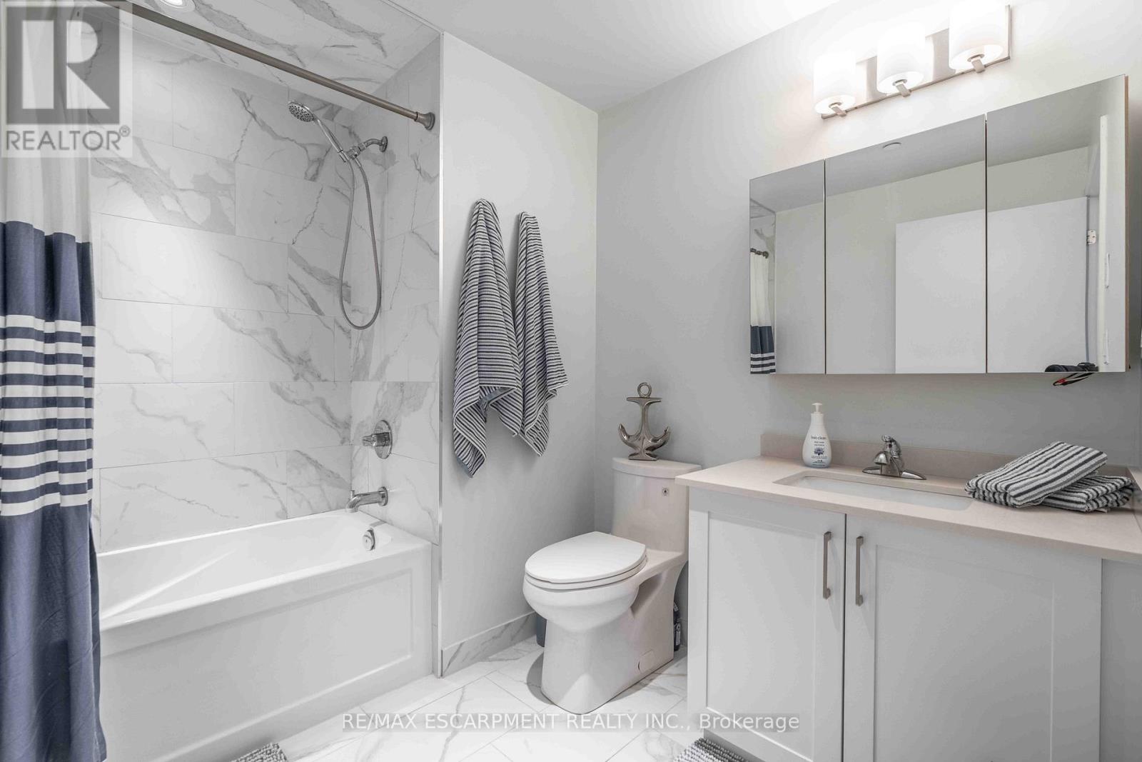 504 - 16 Markle Crescent, Hamilton, Ontario  L9G 0H4 - Photo 17 - X12920718