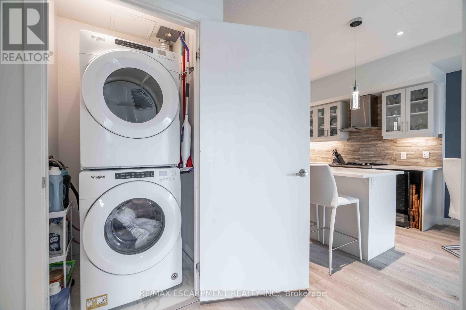 504 - 16 Markle Crescent, Hamilton, Ontario  L9G 0H4 - Photo 18 - X12920718