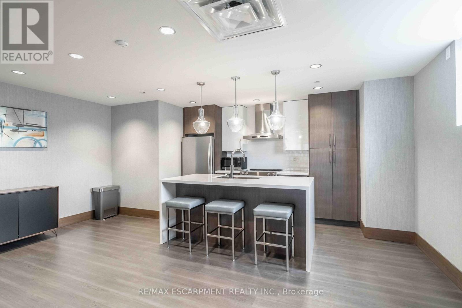 504 - 16 Markle Crescent, Hamilton, Ontario  L9G 0H4 - Photo 24 - X12920718