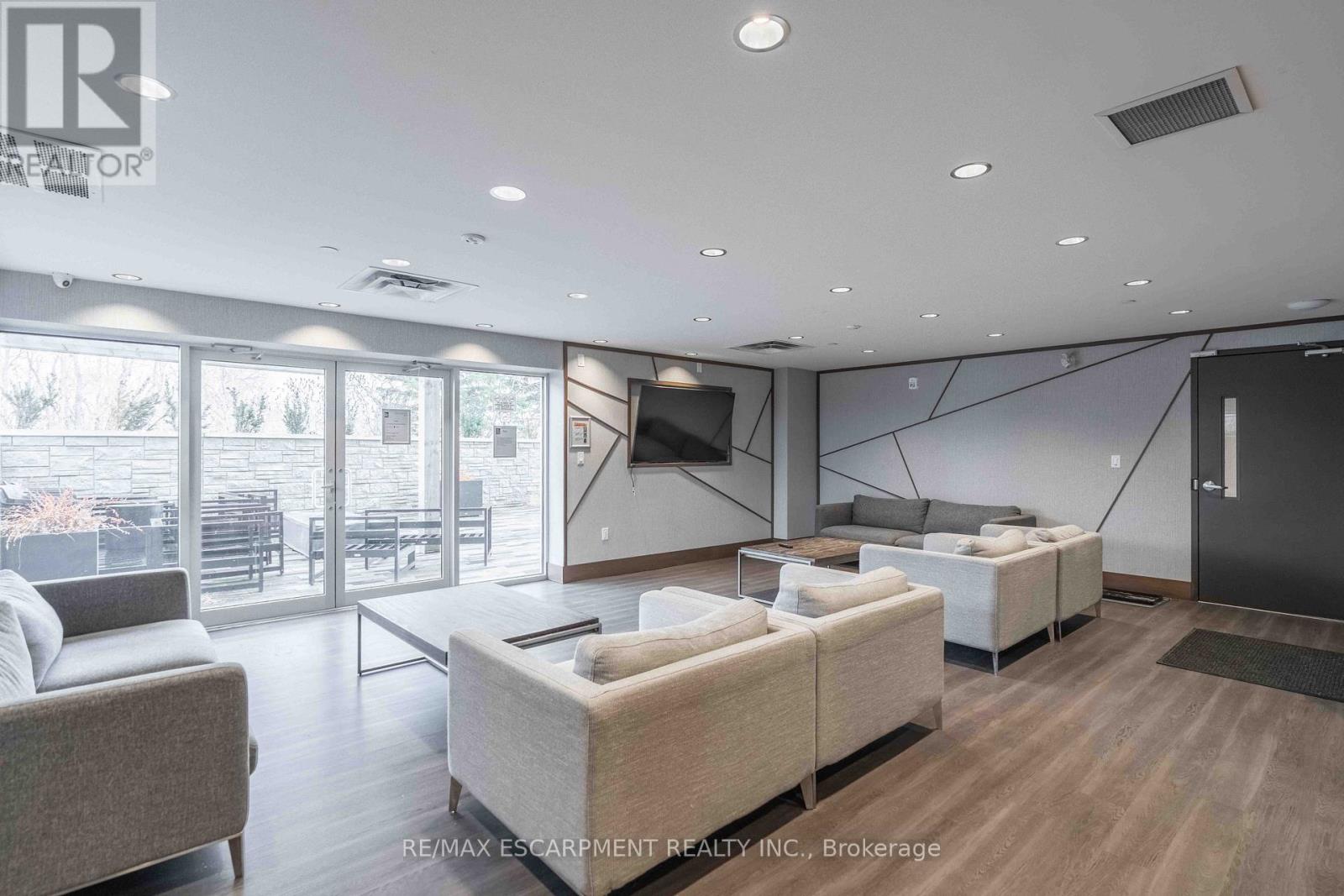 504 - 16 Markle Crescent, Hamilton, Ontario  L9G 0H4 - Photo 25 - X12920718