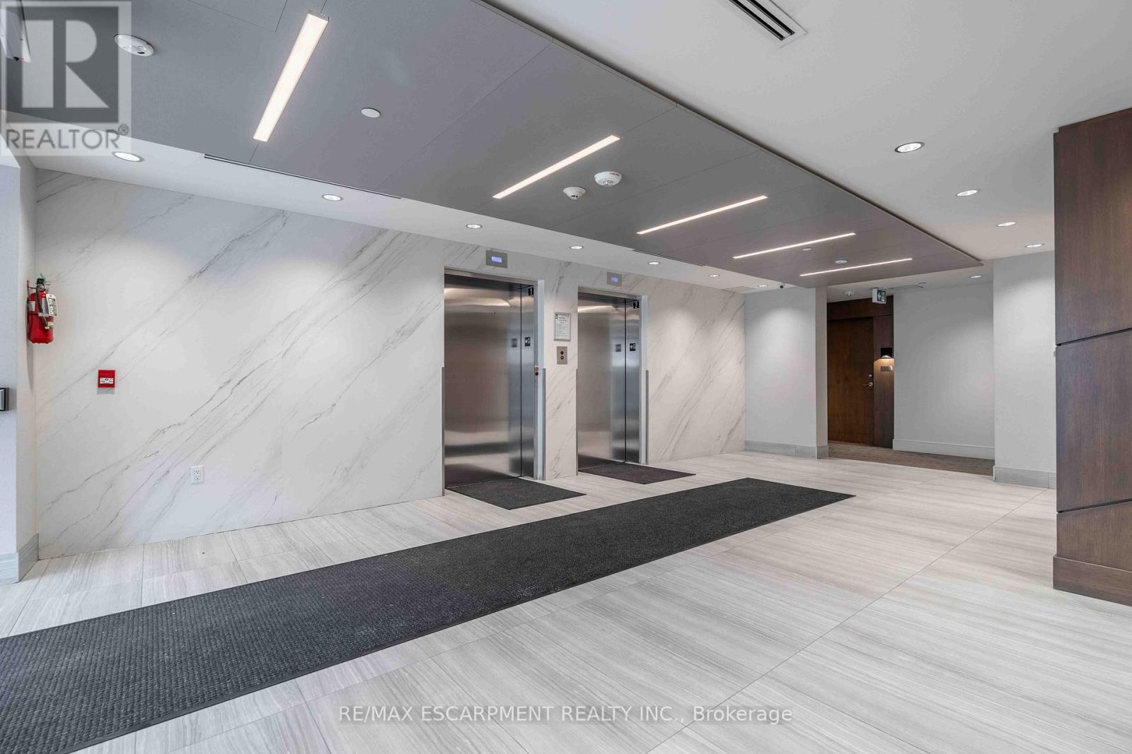 504 - 16 Markle Crescent, Hamilton, Ontario  L9G 0H4 - Photo 32 - X12920718