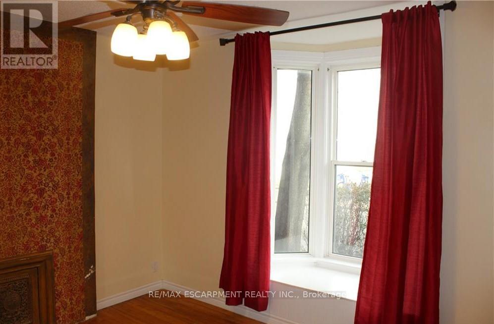 29 Oxford Street, Hamilton, Ontario L8R 2W9 - Photo 10 - X12920760