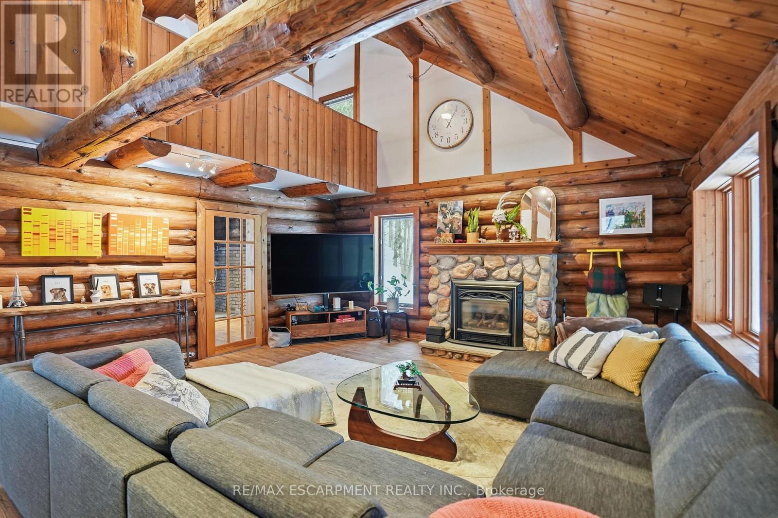 1112 Safari Road, Hamilton, Ontario  L8B 1A4 - Photo 8 - X12920762