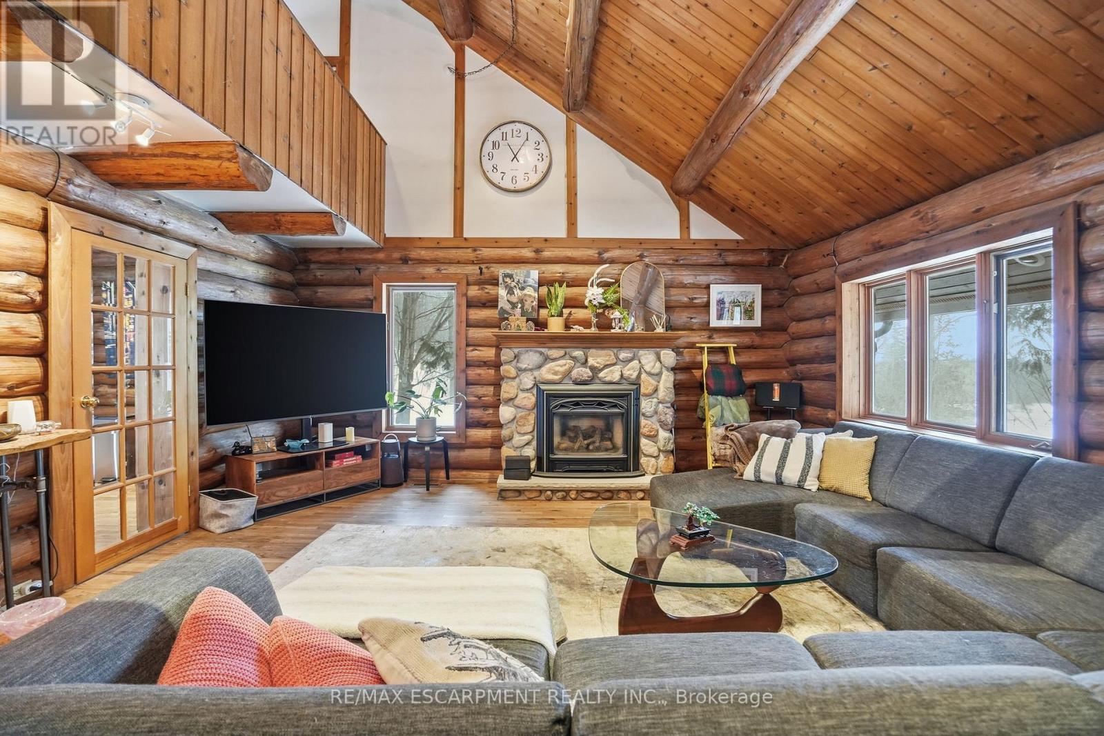 1112 Safari Road, Hamilton, Ontario  L8B 1A4 - Photo 9 - X12920762