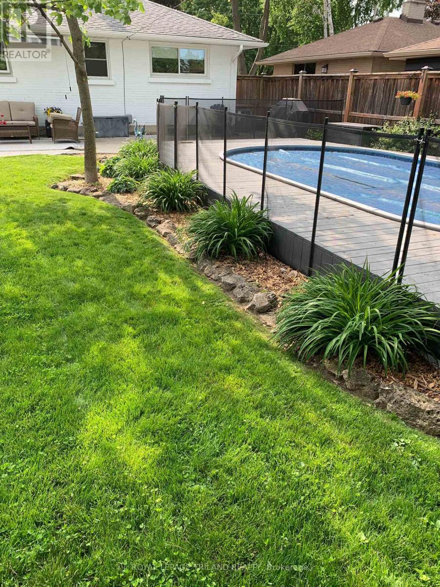 454 Jellicoe Crescent, London South, Ontario  N6K 2M5 - Photo 35 - X12920866