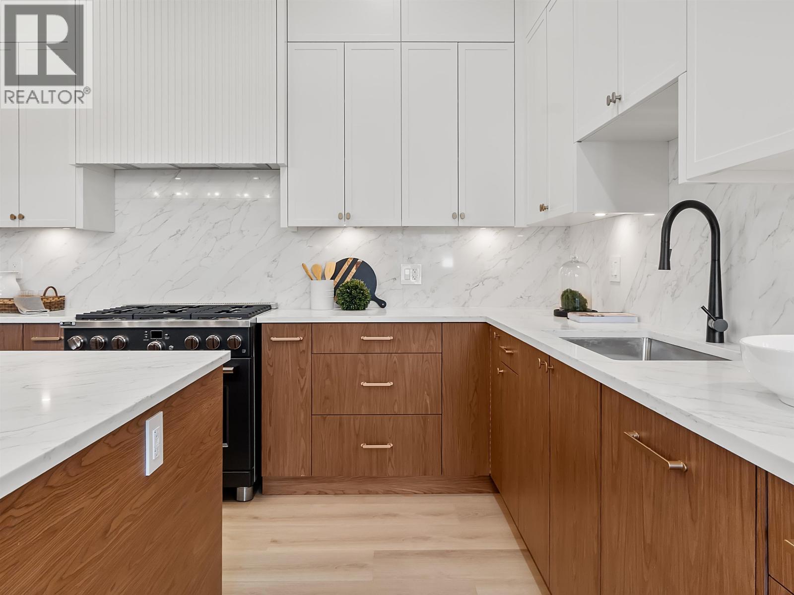 1 4432 Irmin Street, Burnaby, British Columbia V5J 1X7 - Photo 8 - R3103179