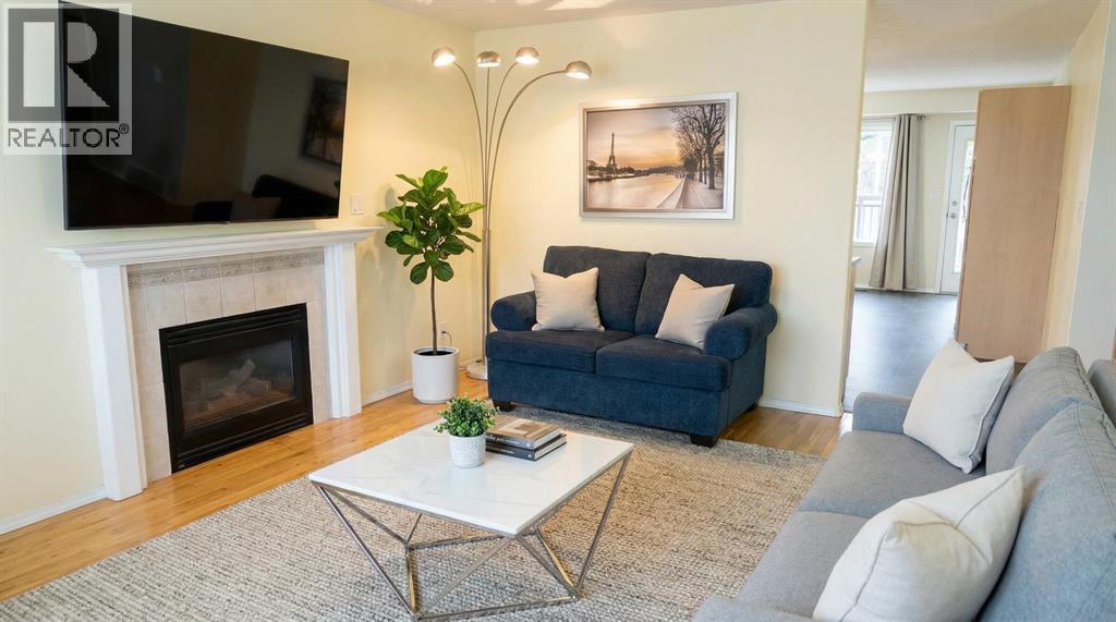 189 Sitar Crescent, Hinton, Alberta  T7V 1S7 - Photo 5 - A2295278