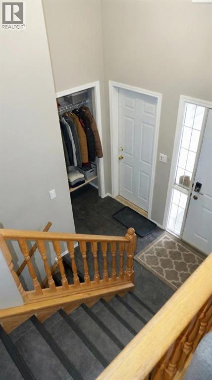 189 Sitar Crescent, Hinton, Alberta  T7V 1S7 - Photo 3 - A2295278