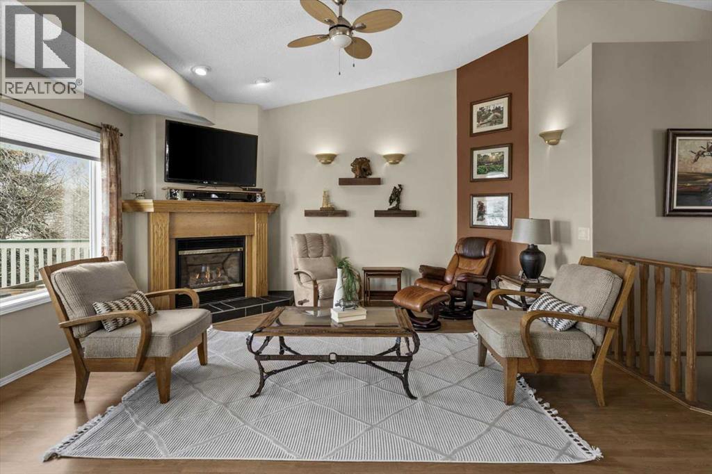 122 West Terrace Place, Cochrane, Alberta  T4C 1S2 - Photo 12 - A2295833