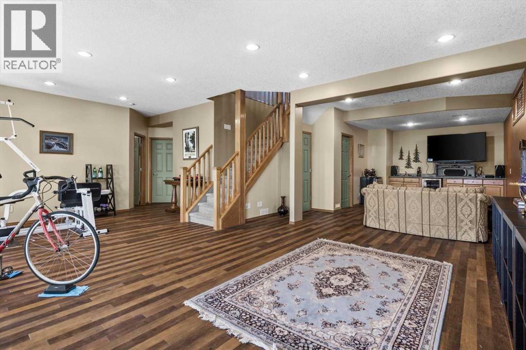 122 West Terrace Place, Cochrane, Alberta  T4C 1S2 - Photo 35 - A2295833