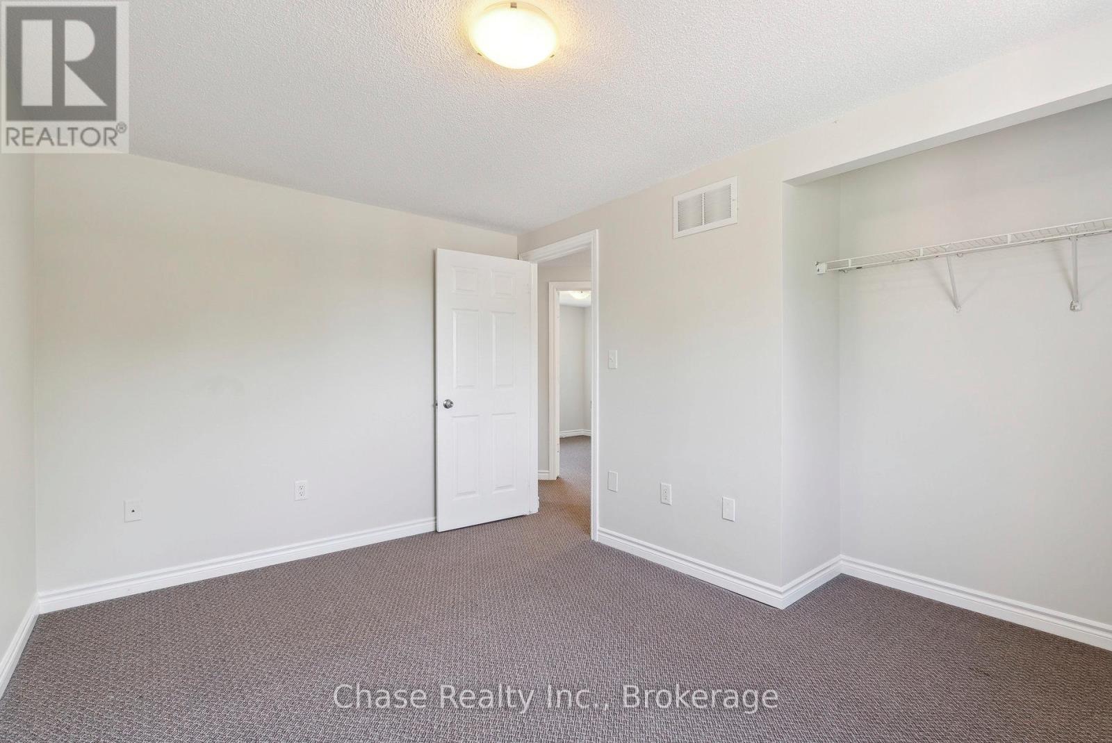 46 Sydenham Wells, Barrie (Georgian Drive), Ontario  L4M 6R4 - Photo 10 - S12920900