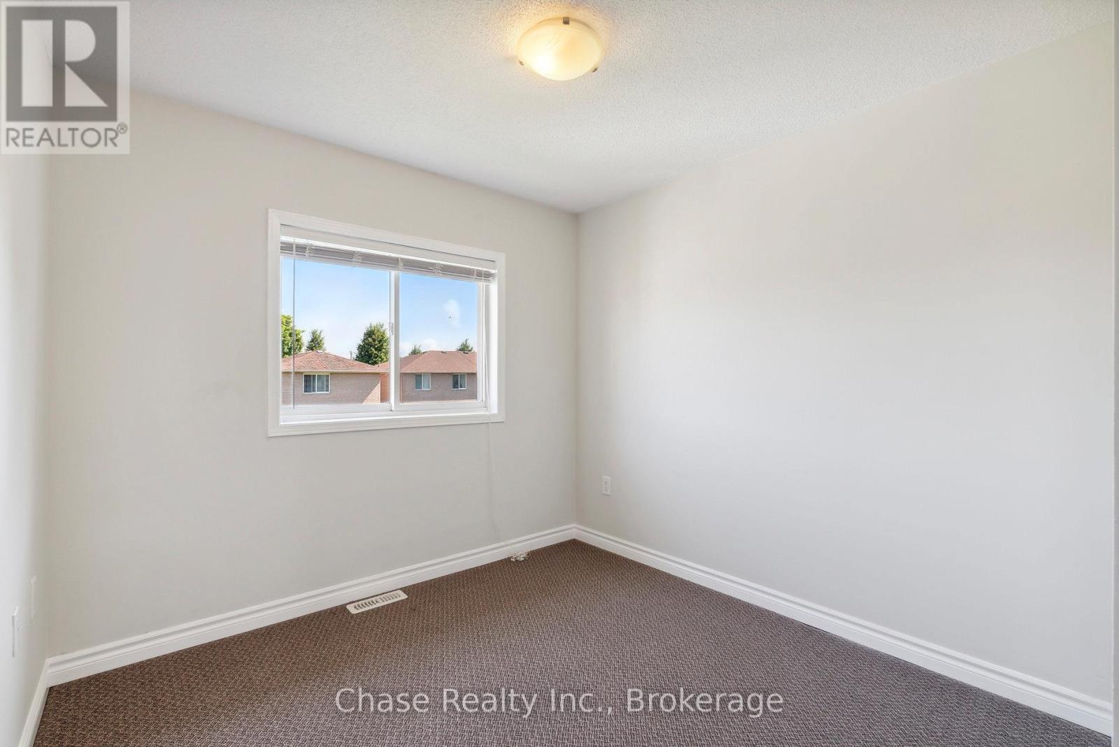 46 Sydenham Wells, Barrie (Georgian Drive), Ontario  L4M 6R4 - Photo 13 - S12920900