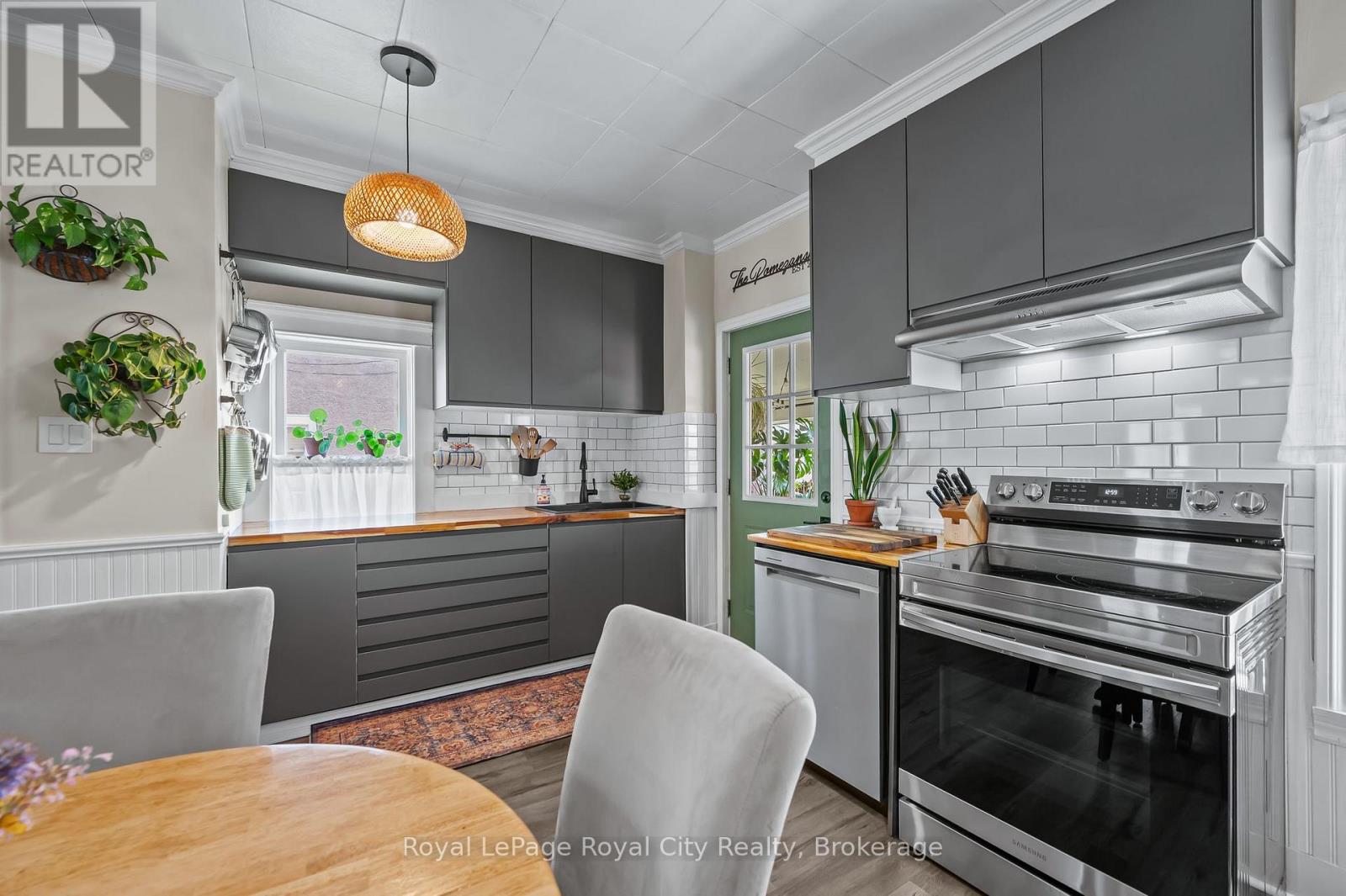 137 Perth Street, Stratford, Ontario  N5A 3Y1 - Photo 14 - X12917938