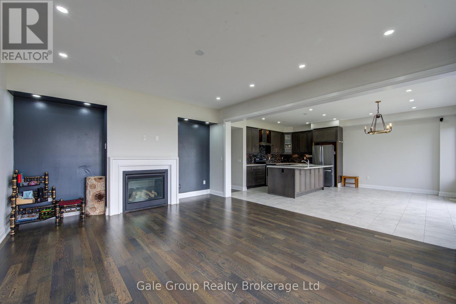 125 Prince Charles Crescent, Woodstock, Ontario  N4T 0N1 - Photo 8 - X12920806