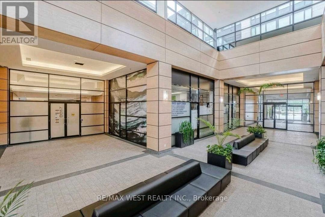 309 - 2900 Highway 7 Road, Vaughan, Ontario  L4K 0G3 - Photo 2 - N12912520