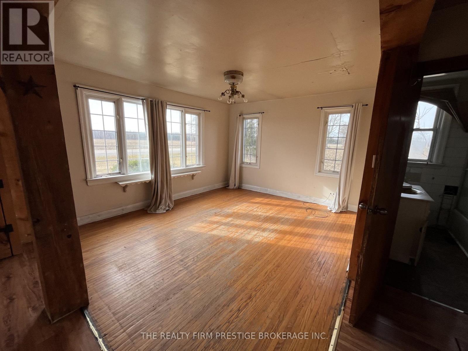 23104 Johnston Line, West Elgin, Ontario  N0L 2C0 - Photo 11 - X12911450