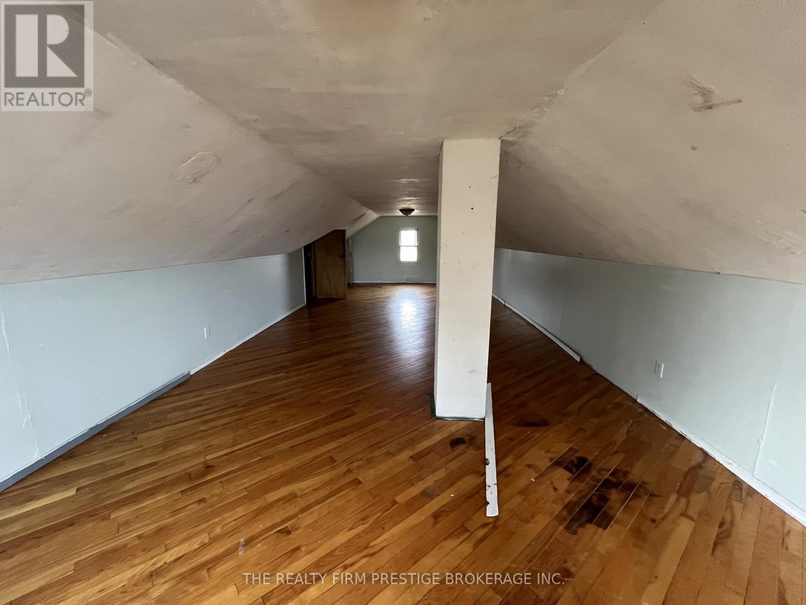 23104 Johnston Line, West Elgin, Ontario  N0L 2C0 - Photo 15 - X12911450