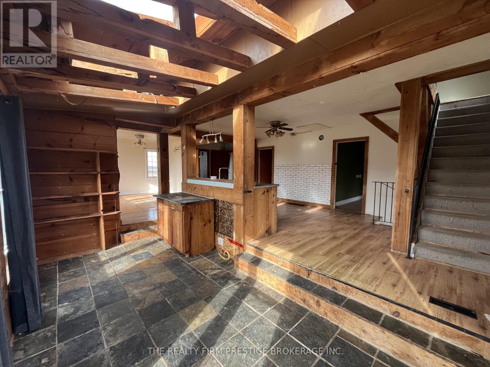 23104 Johnston Line, West Elgin, Ontario  N0L 2C0 - Photo 5 - X12911450