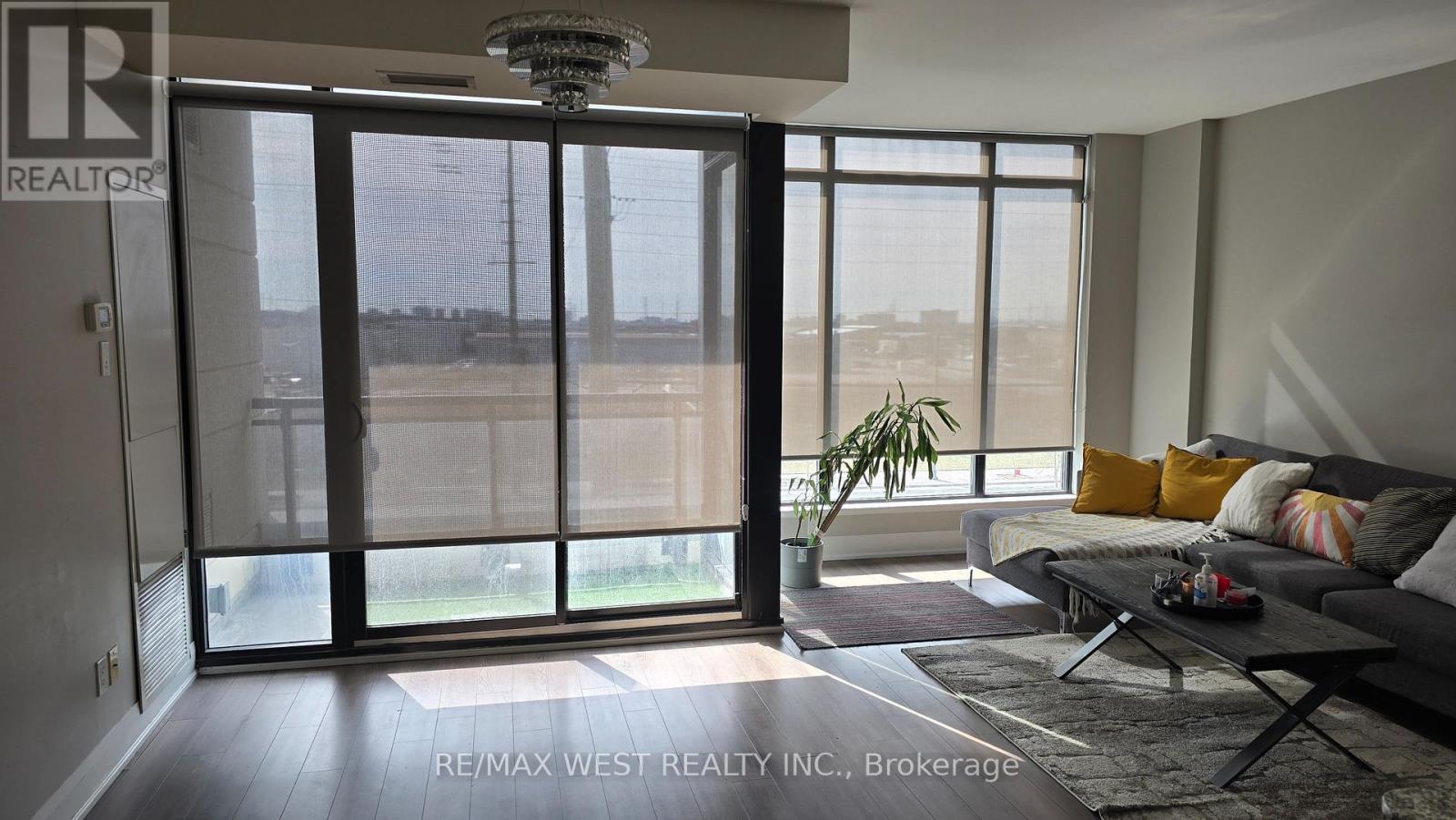 309 - 2900 Highway 7 Road, Vaughan, Ontario  L4K 0G3 - Photo 5 - N12912520