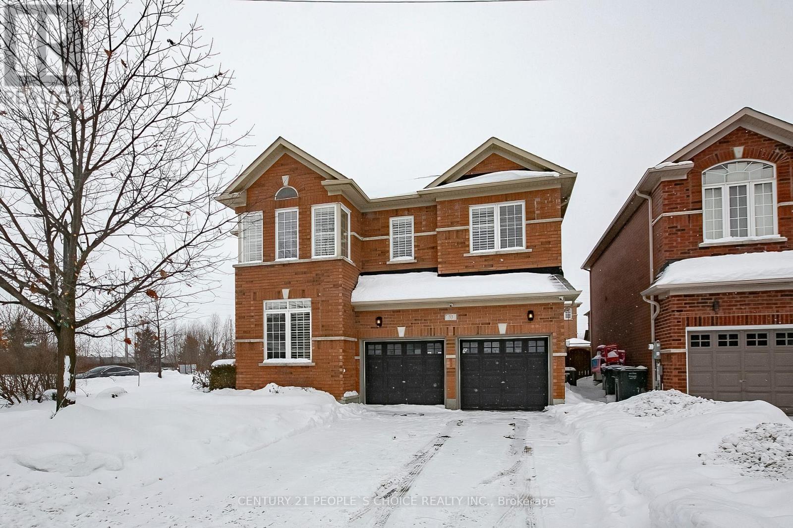 33 Accent Circle, Brampton, Ontario  L7A 0L3 - Photo 5 - W12919314