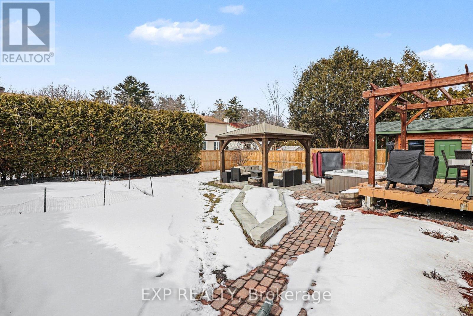 1528 Missyabit Drive, Ottawa, Ontario  K1E 2M6 - Photo 34 - X12920670