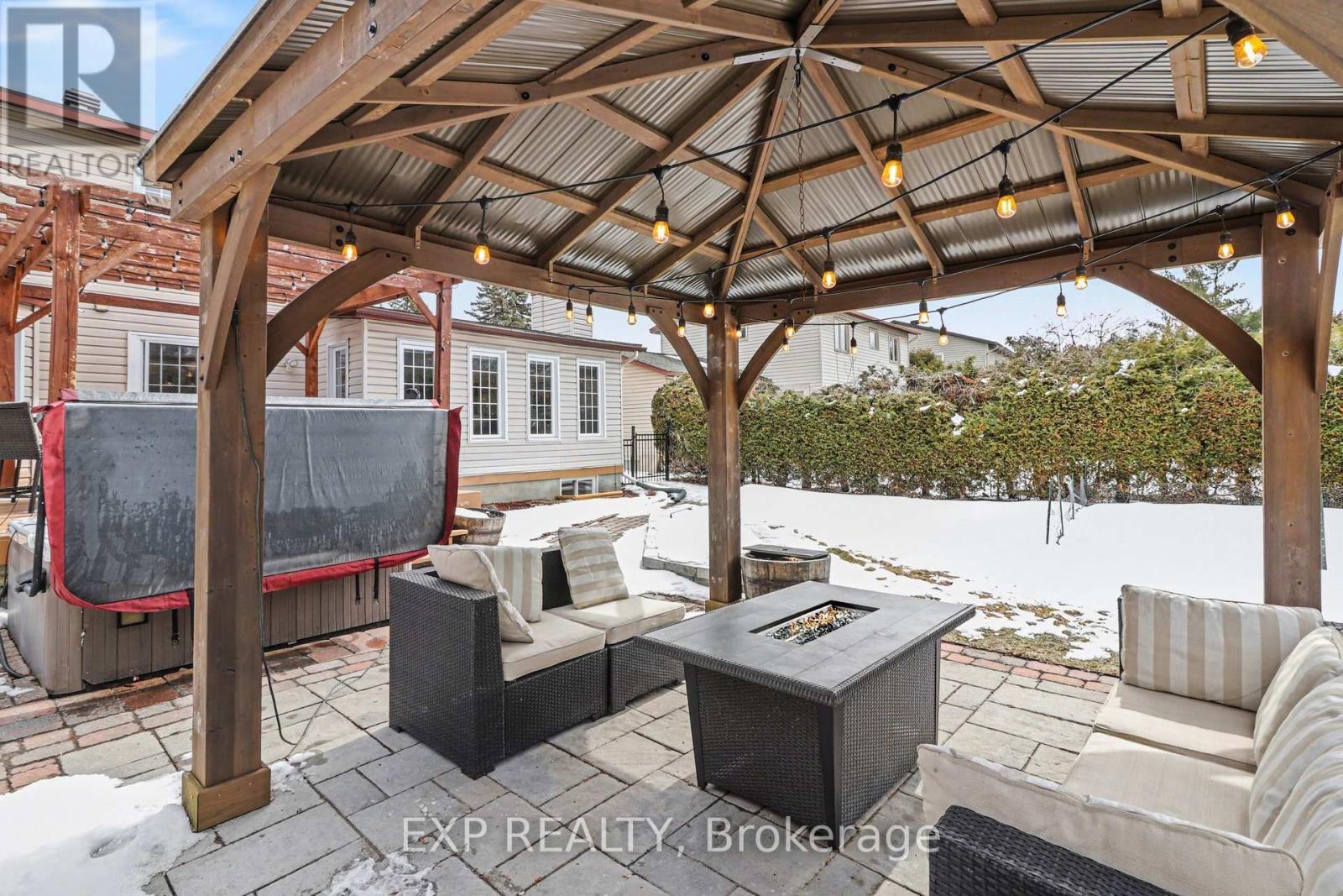 1528 Missyabit Drive, Ottawa, Ontario  K1E 2M6 - Photo 33 - X12920670