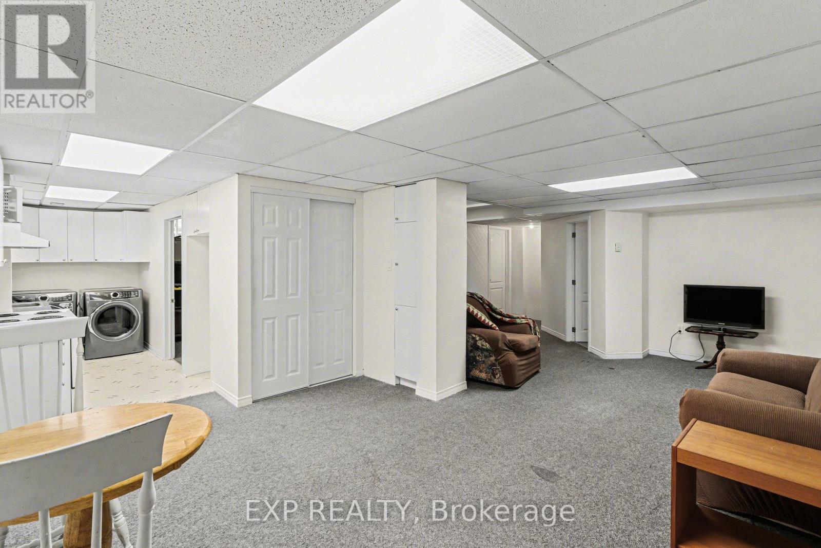 1528 Missyabit Drive, Ottawa, Ontario  K1E 2M6 - Photo 27 - X12920670