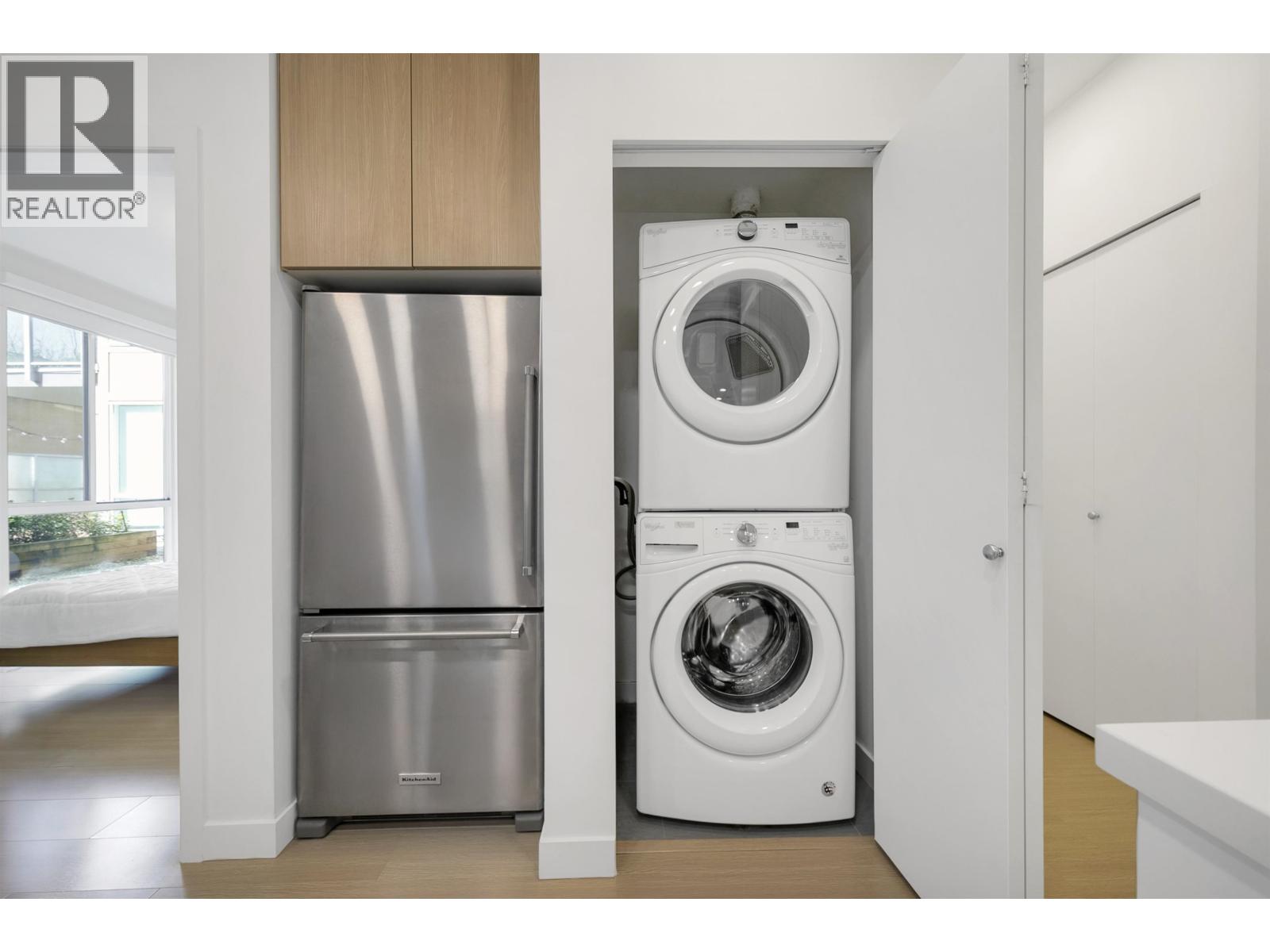 210 5460 Broadway, Burnaby, British Columbia  V5B 0B4 - Photo 11 - R3103528