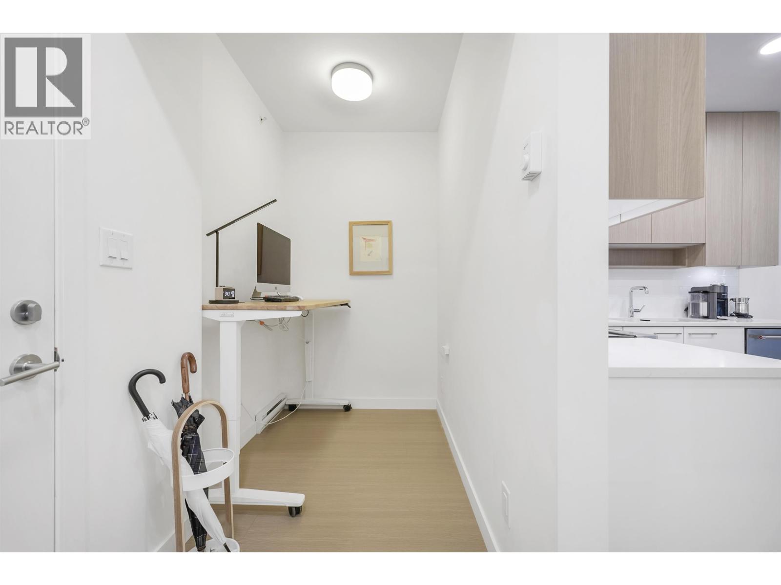 210 5460 Broadway, Burnaby, British Columbia  V5B 0B4 - Photo 16 - R3103528