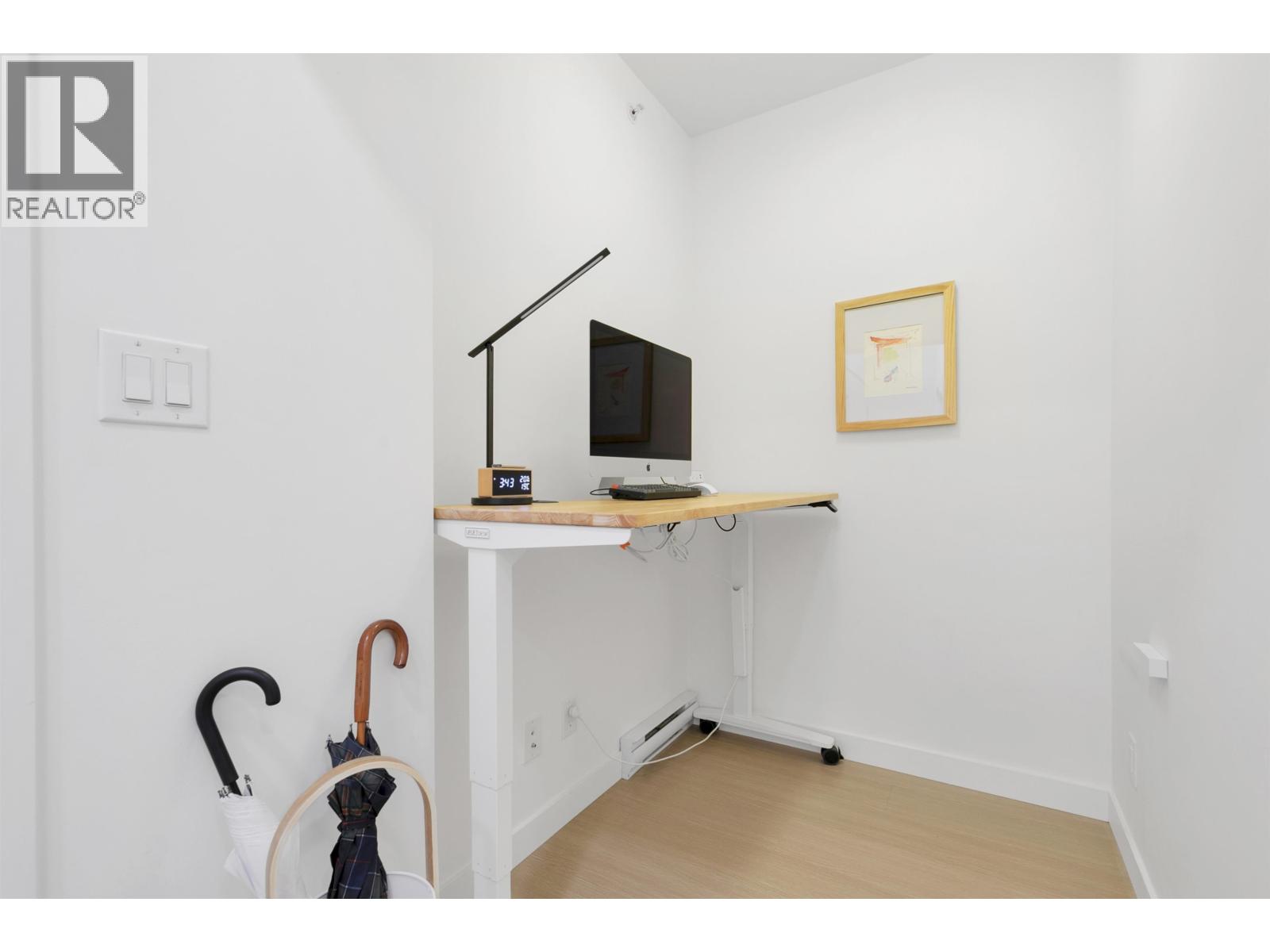 210 5460 Broadway, Burnaby, British Columbia  V5B 0B4 - Photo 17 - R3103528