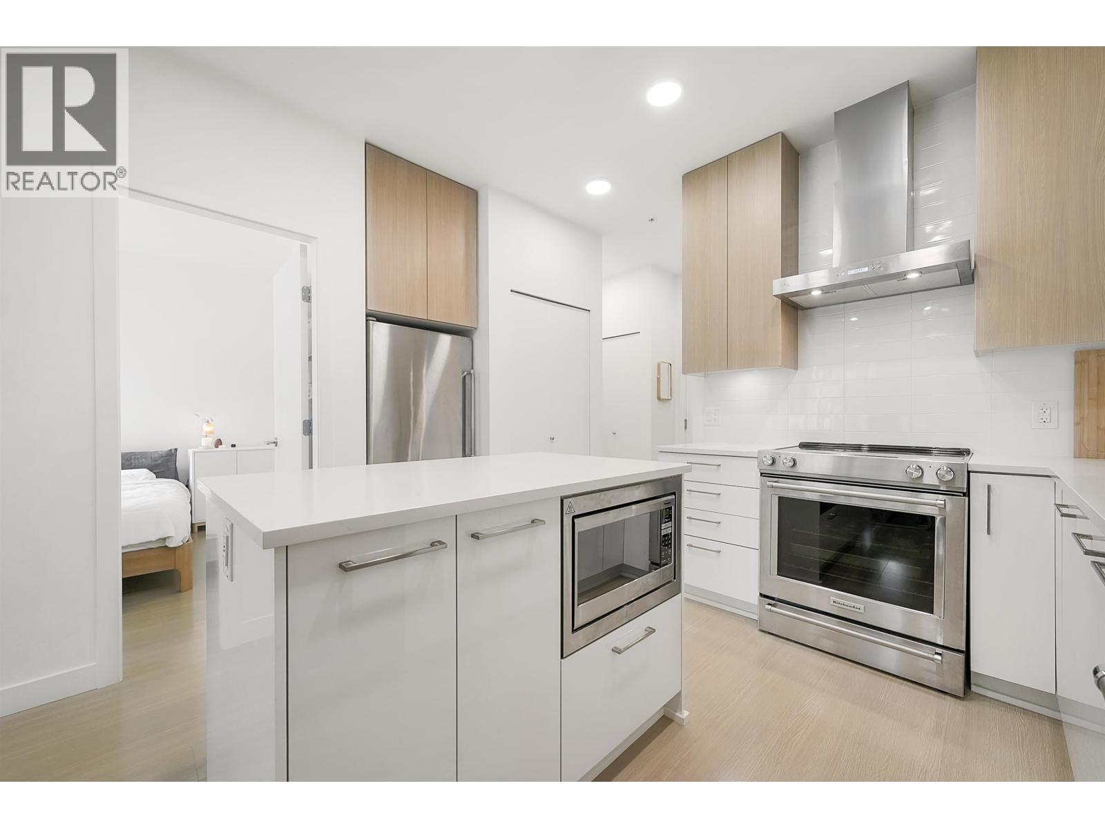 210 5460 Broadway, Burnaby, British Columbia  V5B 0B4 - Photo 5 - R3103528