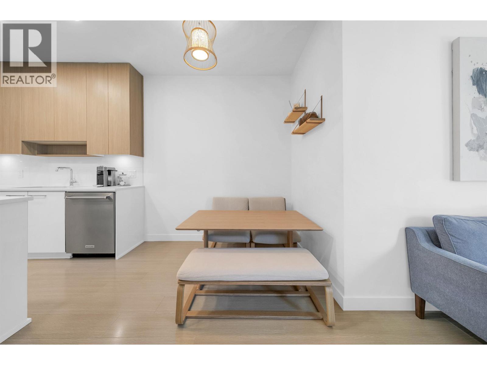 210 5460 Broadway, Burnaby, British Columbia  V5B 0B4 - Photo 6 - R3103528