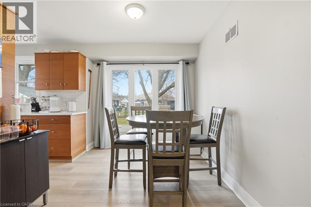 22 Greenwood Avenue, Welland, Ontario  L3C 4B2 - Photo 9 - 40814957