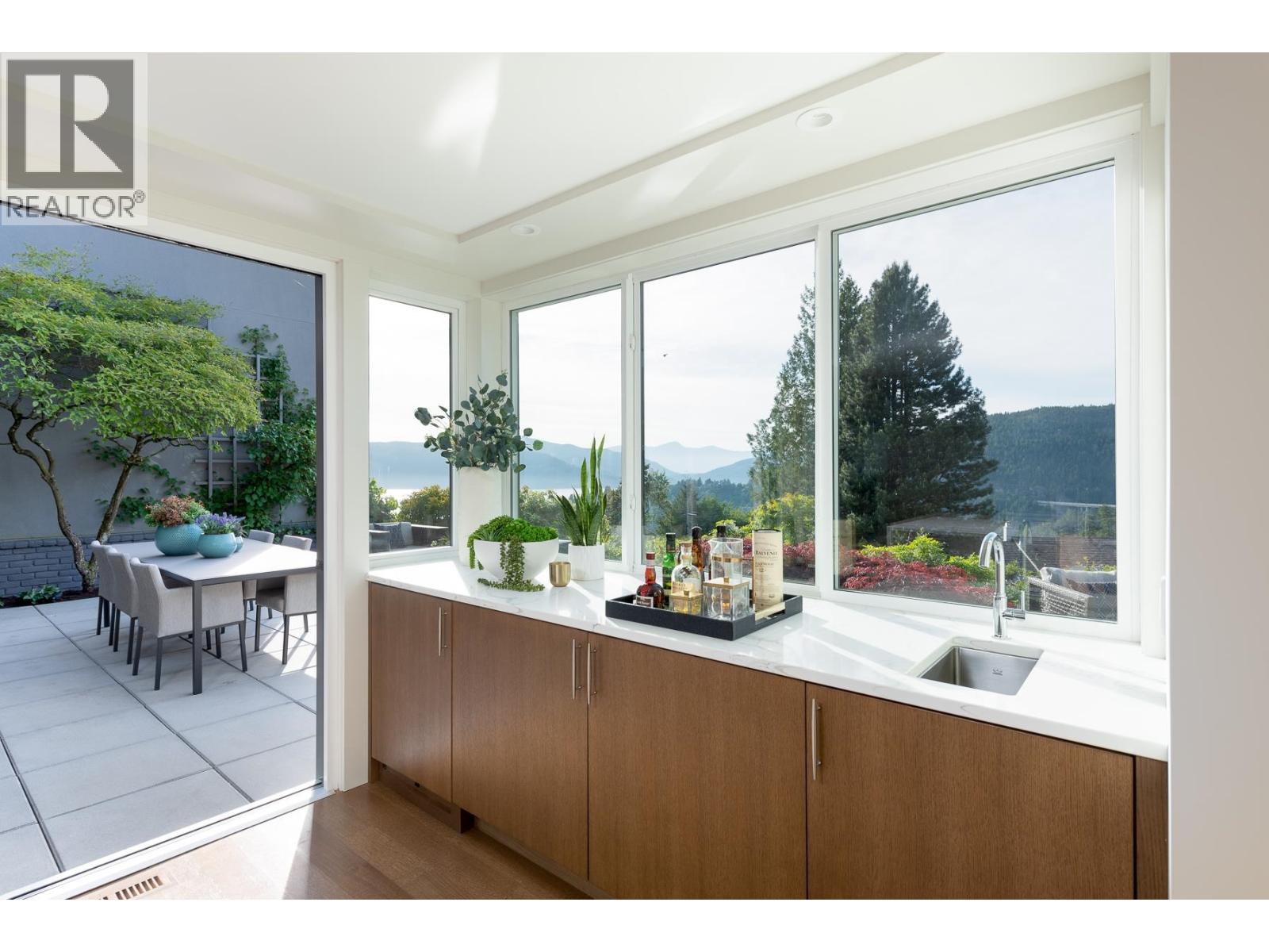 5260 Timberfeild Lane, West Vancouver, British Columbia  V7W 2Z5 - Photo 17 - R3103425