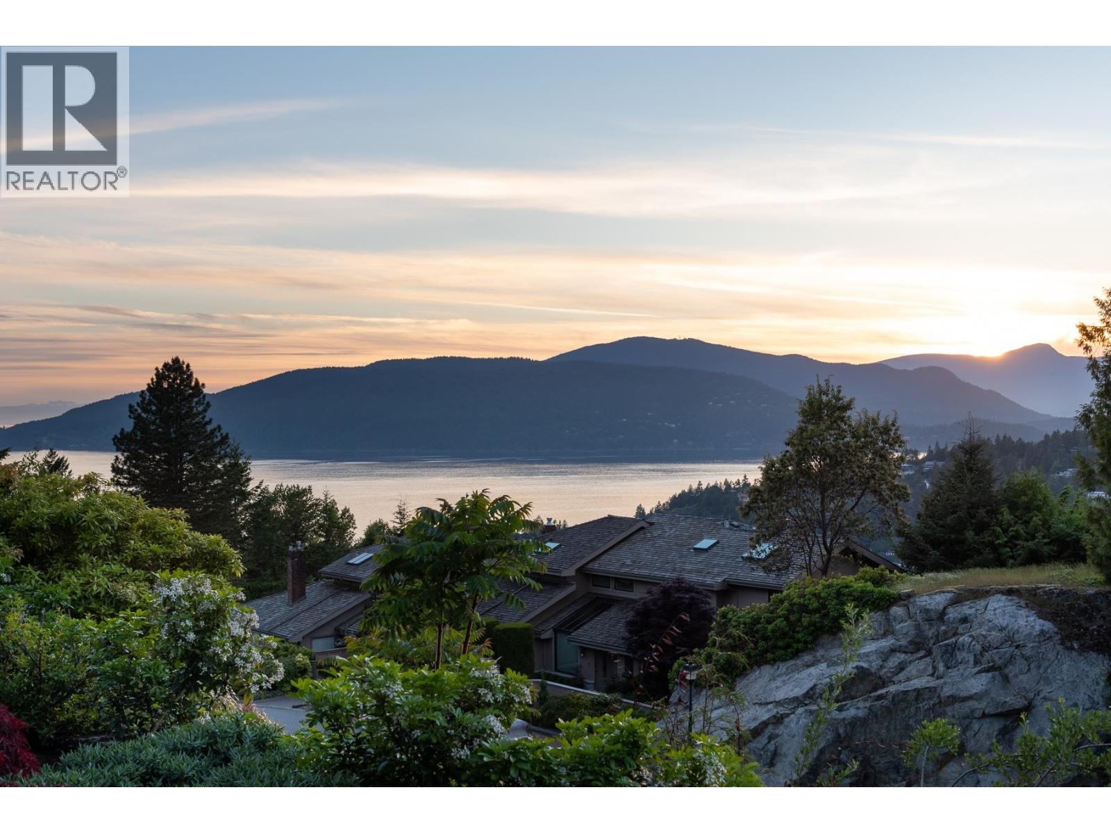 5260 Timberfeild Lane, West Vancouver, British Columbia  V7W 2Z5 - Photo 39 - R3103425