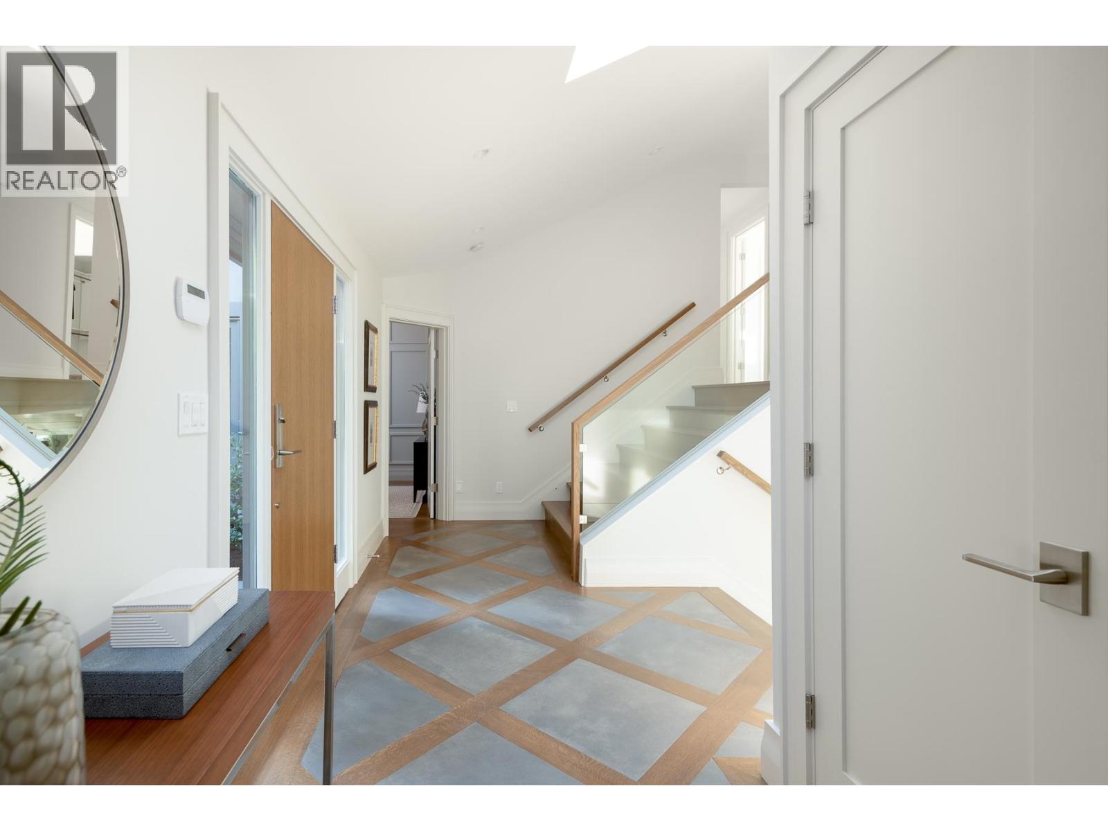 5260 Timberfeild Lane, West Vancouver, British Columbia  V7W 2Z5 - Photo 5 - R3103425