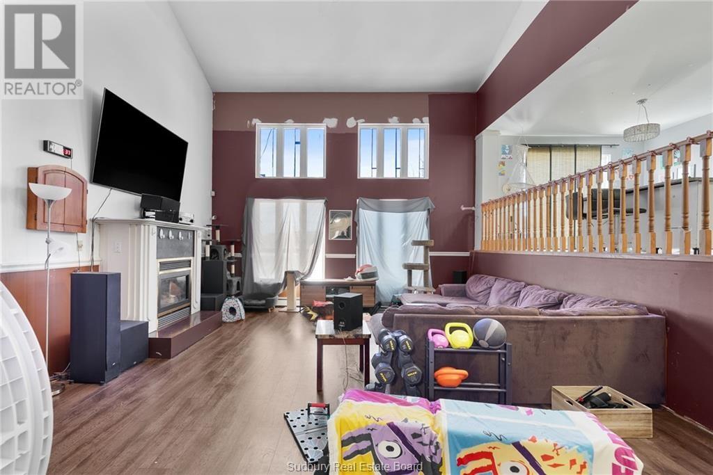 29 Laren Street, Wahnapitae, Ontario  P0M 3C0 - Photo 7 - 2126906