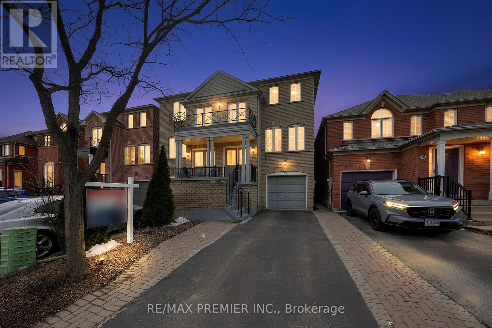 12 YELLOWOOD CIRCLE, Vaughan, Ontario